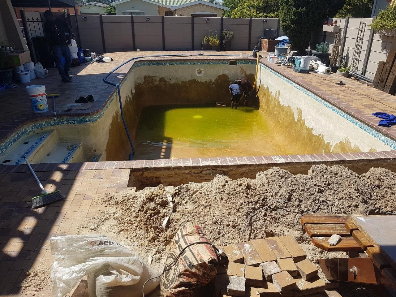 شركة ترميم مسابح بالرياض,ترميم مسابح بالرياض,ترميم مسابح,افضل شركة ترميم مسابح بالرياض,ارخص شركة ترميم مسابح بالرياض